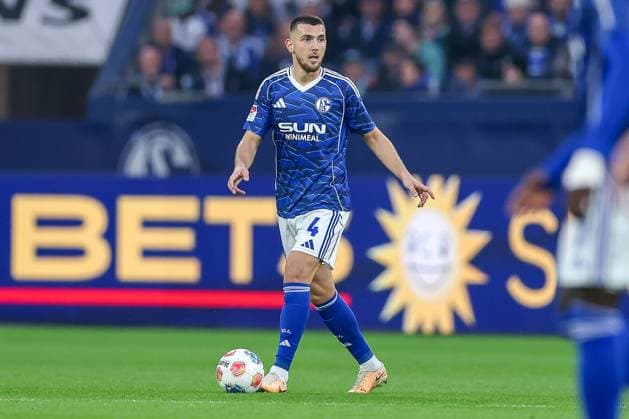 25 09 2025, Football, FC Schalke 04 SpVgg Greuther Fürth, 7 Matchday, 2 Soccer Bundesliga, Veltins Arena Gelsenkirchen, Season 2025 2026 Hasan Kurucay Schalke04 04 DFB regulations prohibit any use of photographs as image sequences and or quasi video Nordrhein Westfalen Germany