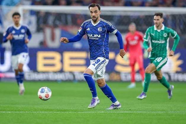 25 09 2025, Football, FC Schalke 04 SpVgg Greuther Fürth, 7 Matchday, 2 Soccer Bundesliga, Veltins Arena Gelsenkirchen, Season 2025 2026 Kenan Karaman Schalke04 19 DFB regulations prohibit any use of photographs as image sequences and or quasi video Nordrhein Westfalen Germany