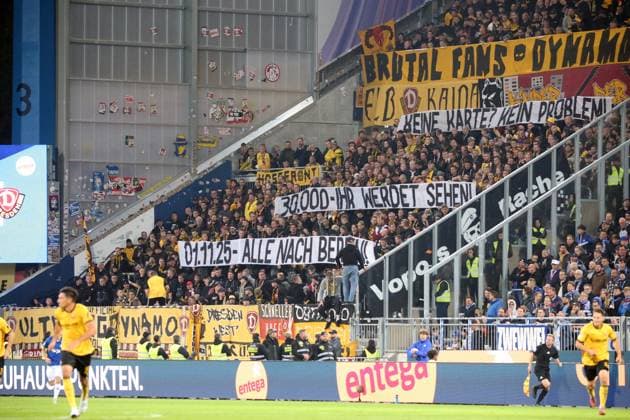 26 09 2025, xpfrx, Soccer 2 Bundesliga, SV Darmstadt 98 Dynamo Dresden v l Fans, Spectators, Ultras, Atmosphere, Shirts, Scarves banner for the match at Hertha BSC Berlin DFL DFB REGULATIONS PROHIBIT ANY USE OF PHOTOGRAPHS as IMAGE SEQUENCES and or QUASI VIDEO Darmstadt