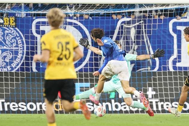 26 09 2025, xtvx, Fußball 2 Bundesliga, SV Darmstadt 98 Dynamo Dresden v l Goal scored, Tor zum 2 0 Fraser Hornby SV Darmstadt 98 DFL DFB REGULATIONS PROHIBIT ANY USE OF PHOTOGRAPHS as IMAGE SEQUENCES and or QUASI VIDEO Darmstadt