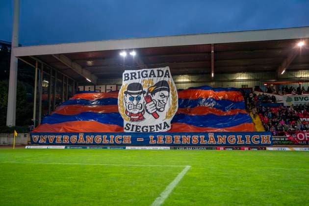 Choreo by the fans of Sportfreunde Siegen before the match Sportfreunde Siegen VfL Bochum U21 26 09 2025 Soccer, Regionalliga West, Matchday 10, GER, Siegen, Leimbachstadion Siegen Copyright: HMBxMedia xMarcoxBader