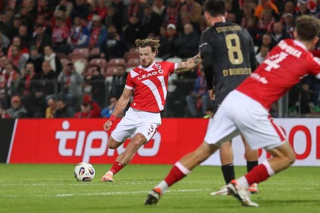 26 09 2025, xtgx, Fussball 3 Liga, FC Energie Cottbus VfB Stuttgart II emspor, v l Henry Rorig Cottbus, 3 schiesst Tor, Torschuetze, erzielt Tor, Treffer, scores the goal 2 0 DFL DFB REGULATIONS PROHIBIT ANY USE OF PHOTOGRAPHS as IMAGE SEQUENCES and or QUASI VIDEO Cottbus