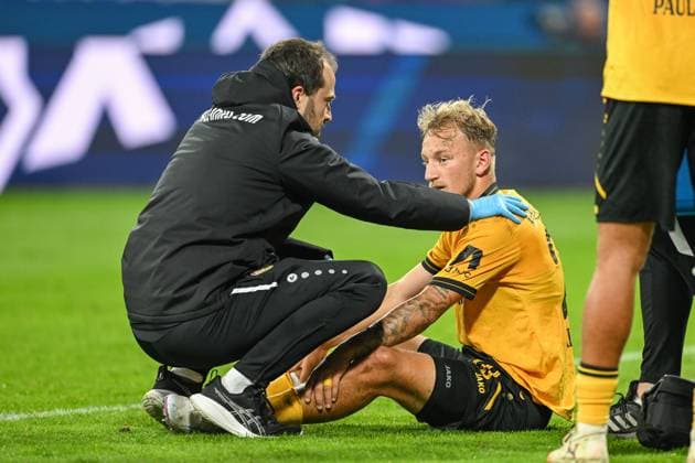 Sascha Risch Dynamo Dresden, 28 injured on the ground, GER, SV Darmstadt 98 vs Dynamo Dresden, Football, 2 Bundesliga, Matchday 7, Season 2025 2026, 26 09 2025 DFL REGULATES PROHIBIT ANY USE OF PHOTOGRAPHS AS IMAGE SEQUENCES AND OR QUASI VIDEO GER, SV Darmstadt 98 vs Dynamo Dresden, Football, 2 Bundesliga, Matchday 7, Season 2025 2026, 26 09 2025 Darmstadt Copyright: xEibner-Pressefoto FlorianxWiegandx EP_FWD