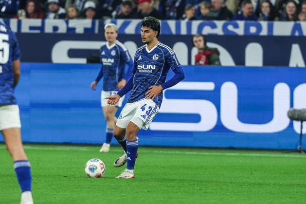 Sports, Football, 2 Bundesliga Season 2025 2026 7 Matchday FC Schalke 04 SpVgg Greuther Fürth 26 09 2025, VELTINS Arena Mertcan Ayhan FC Schalke 04, 43 Gelsenkirchen VELTINS Arena Nordrhein Westfalen Germany