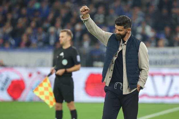 2 Bundesliga FC Schalke 04 SpVgg Greuther Fürth on 25 09 2025 in the Veltins Arena at Schalke Coach Miron Muslic Schalke cheers and is happy MH