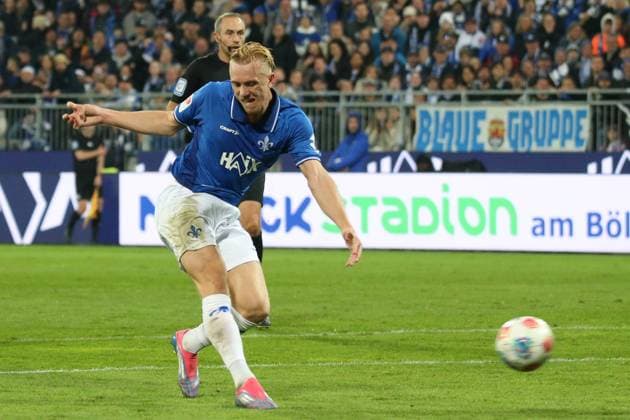 26 09 2025, xpfrx, Soccer 2 Bundesliga, SV Darmstadt 98 Dynamo Dresden v l Isac Alexi Sivert Lidberg SV Darmstadt 98 DFL DFB REGULATIONS PROHIBIT ANY USE OF PHOTOGRAPHS as IMAGE SEQUENCES and or QUASI VIDEO Darmstadt