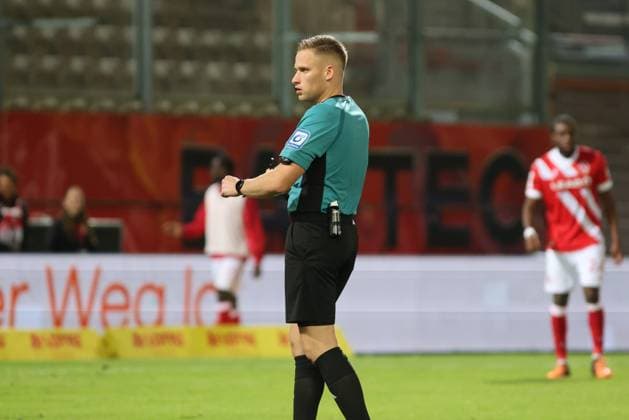 Referee Felix Weller Football 3 Liga 2025 2026 FC Energie Cottbus VfB Stuttgart II