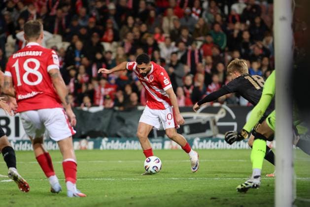 10 Tolcay Cigerci Energie Cottbus, M fits 18 Erik Engelhardt Energie Cottbus to 3 0 Football 3 Liga 2025 2026 FC Energie Cottbus VfB Stuttgart II