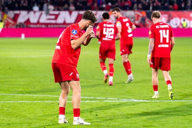 2025-09-26 FC Twente v Fortuna Sittard - Dutch Eredivisie ENSCHEDE, NETHERLANDS - SEPTEMBER 26: Ricky van Wolfswinkel of FC Twente celebrates after scoring the team s first goal during the Dutch Eredivisie match between FC Twente and Fortuna Sittard at Grolsch Veste on September 26, 2025 in Enschede, Netherlands. Enschede Grolsch Veste Netherlands Content not available for redistribution in The Netherlands directly or indirectly through any third parties. Copyright: xJorisxVerwijstx