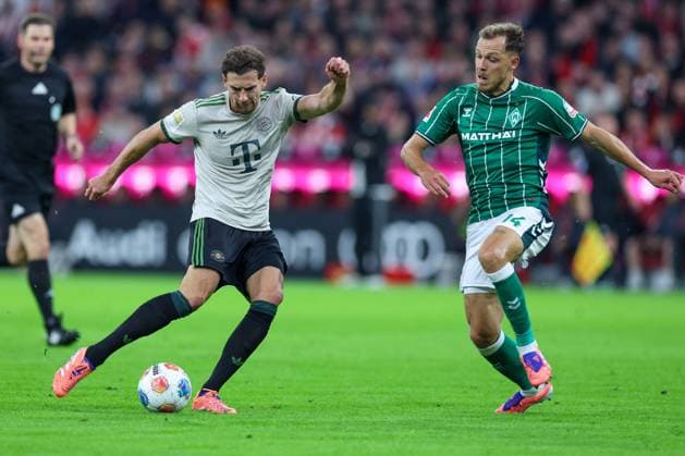 Soccer 1 Bundesliga 5 Matchday FC Bayern Munich SV Werder Bremen on 26 09 2025 at the Allianz Arena in Munich Leon Goretzka Munich , left Senne Lynen Bremen , right DFL regulations prohibit any use of photographs as image sequences and or quasi video xMSx