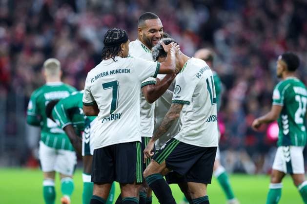 Soccer 1 Bundesliga 5 Matchday FC Bayern Munich SV Werder Bremen on 26 09 2025 at the Allianz Arena in Munich Goal celebration to 1 0 by Luis Diaz Munich DFL regulations prohibit any use of photographs as image sequences and or quasi video xMSx
