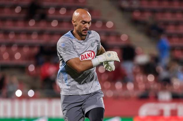 September 26, 2025, Girona, Girona, SPAIN: Marko Dmitrovic of RCD Espanyol warms up during the Spanish league, La Liga EA Sports, football match played between Girona FC and RCD Espanyol at Montilivi stadium on September 26, 2025 in Girona, Spain. Girona SPAIN - ZUMAa181 20250926_zaa_a181_107 Copyright: xJavierxBorregox