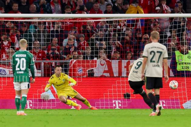 Harry Kane (FC Bayern Muenchen) verwandelt den Elfmeter gegen Torhueter Karl Hein (Werder Bremen) zum 2:0, Bundesliga, FC Bayern München v SV Werder Bremen, Allianz Arena am 26. September 2025 in München, Deutschland. (Foto von Marco Steinbrenner DeFodi Images) Harry Kane (FC Bayern Muenchen) converts the penalty against goalkeeper Karl Hein (Werder Bremen) to make it 2 0, Bundesliga, FC Bayern München v SV Werder Bremen, Allianz Arena, September 26, 2025 in München, Germany. (Photo by Marco Steinbrenner DeFodi Images) DFL regulations prohibit any use of photographs as image sequences and or quasi-video. Harry Kane FC Bayern Muenchen converts the penalty against goalkeeper Karl Hein Werder Bremen to make it 2 0, Bundesliga, FC Bayern München v SV Werder Bremen, Allianz Arena, September 26, 2025 in Munich, Germany Photo by Marco Steinbrenner DeFodi Images Harry Kane FC Bayern Muenchen converts the penalty against goalkeeper Karl Hein Werder Bremen to make it 2 0, Bundesliga, FC Bayern München v SV Werder Bremen, Allianz Arena, September 26, 2025 in München, Germany Photo by Marco Steinbrenner DeFodi Images DFL regulations prohibit any use of photographs as image sequences and or quasi video