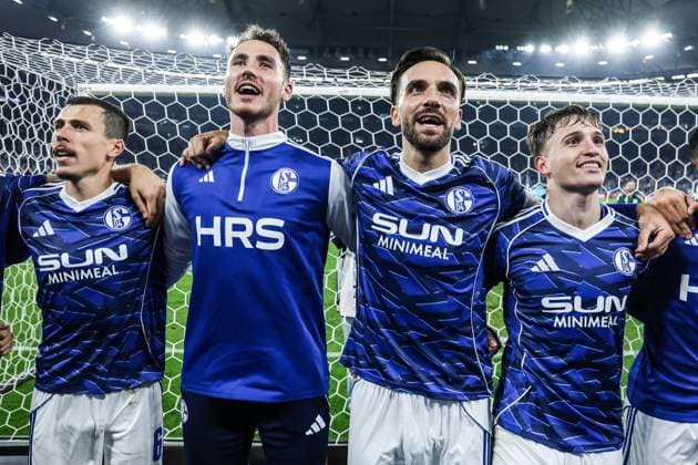 Sport, Football, 2 Bundesliga Season 2025 2026 7 Matchday FC Schalke 04 SpVgg Greuther Fürth 26 09 2025, VELTINS Arena Ron Schallenberg Schalke 04, 6 Justin Heekeren FC Schalke 04, 28 Kenan Karaman Schalke 04, 19 Vitalie Becker FC Schalke 04, 33 Gelsenkirchen VELTINS Arena Nordrhein Westfalen Germany