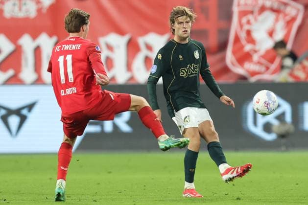 Jasper Dahlhaus of Fortuna Sittard passes the ball during the match FC Twente vs Fortuna Sittard at the Grolsch Veste for the Dutch Vriendenloterij Eredivisie season 2025-2026 in ENSCHEDE, Netherlands on 26 september 2025, (photo by Peter Lous EYE4images DeFodi Images) Jasper Dahlhaus of Fortuna Sittard passes the ball during the match FC Twente vs Fortuna Sittard at the Grolsch Veste for the Dutch Vriendenloterij Eredivisie season 2025 2026 in ENSCHEDE, Netherlands on 26 september 2025, photo by Peter Lous EYE4images DeFodi Images