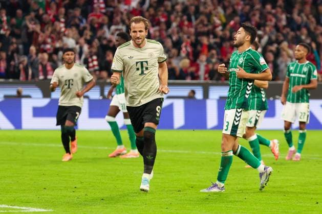 Celebration of Harry Kane 9 FC Bayern Muenchen after his goal for 2 0, , FC Bayern Muenchen vs SV Werder Bremen, DFL, Bundesliga, Saison 2025 2026, Allianz Arena, Hinrunde, 5 Spieltag, 26 09 2025 DFB regulations prohibit any use of photographs as image sequences and or quasi video Muenchen Bayern Germany Copyright: xkolbert-press MartinxAgüerax