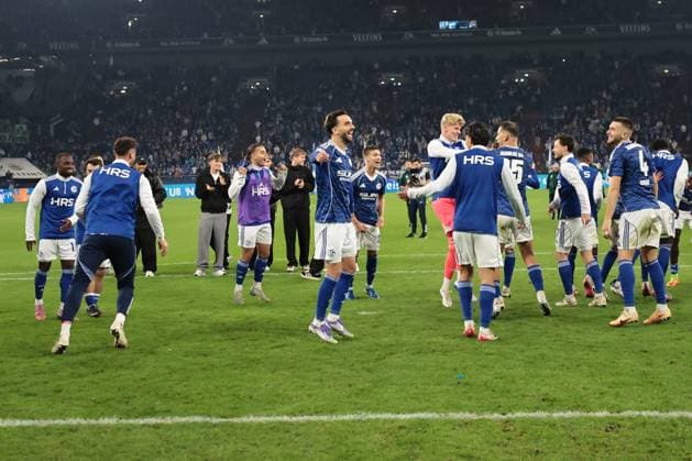 The players of FC Schalke 04 are happy about the 1 0 victory in the match of the 2 Bundesliga season 2025 26 FC Schalke 04 Greuther Fürth Copyright Thomas Pakusch Copyright: Thomas Pakusch