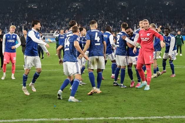 The players of FC Schalke 04 are happy about the 1 0 victory in the match of the 2 Bundesliga season 2025 26 FC Schalke 04 Greuther Fürth Copyright Thomas Pakusch Copyright: Thomas Pakusch