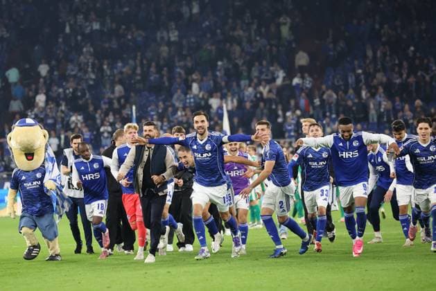 The players of FC Schalke 04 are happy about the 1 0 victory in the match of the 2 Bundesliga season 2025 26 FC Schalke 04 Greuther Fürth Copyright Thomas Pakusch Copyright: Thomas Pakusch