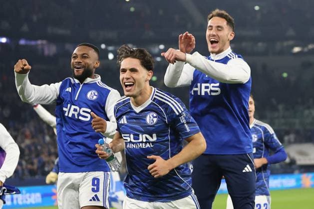 The players of FC Schalke 04 are happy about the 1 0 victory in the match of the 2 Bundesliga season 2025 26 FC Schalke 04 Greuther Fürth Copyright Thomas Pakusch Copyright: Thomas Pakusch