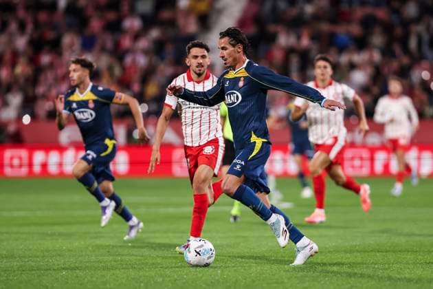 September 26, 2025, Girona, Girona, SPAIN: Pere Milla of RCD Espanyol in action during the Spanish league, La Liga EA Sports, football match played between Girona FC and RCD Espanyol at Montilivi stadium on September 26, 2025 in Girona, Spain. Girona SPAIN - ZUMAa181 20250926_zaa_a181_136 Copyright: xJavierxBorregox