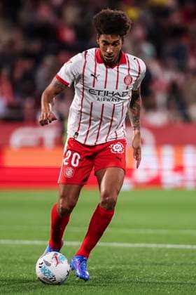 September 26, 2025, Girona, Girona, SPAIN: Axel Witsel of Girona FC controls the ball during the Spanish league, La Liga EA Sports, football match played between Girona FC and RCD Espanyol at Montilivi stadium on September 26, 2025 in Girona, Spain. Girona SPAIN - ZUMAa181 20250926_zaa_a181_142 Copyright: xJavierxBorregox