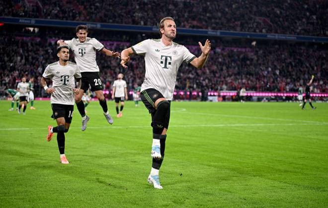 Football 1 Bundesliga Season 2025 2026 Matchday 5 FC Bayern Muenchen SV Werder Bremen 26 09 2025 FC Bayern Muenchen celebrating after the goal for 3 0, goal scorer Harry Kane , behind from left , Luis Diaz, Tom Bischof