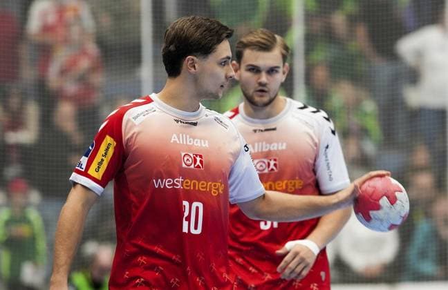 Handball in Essen FOR EDITORIAL PURPOSES ONLY EDITORIAL USE ONLY p Jan Reimer from TUSEM Essen in the match against TSV Bayer Dormagen The match between TUSEM Essen and TSV Bayer Dormagen ended on 26 09 2025 at the Sporthalle Am Hallo, Ernestinenstraße 57 with 38 40 Michael Gohl FUNKE Foto Services p Sport Deutschland Nordrhein Westfalen Essen Copyright MichaelxGohl Copyright: MichaelxGohl doc82kbc53co4o4y9ag27x ,EDITORIAL USE ONLY Copyright: MichaelxGohl