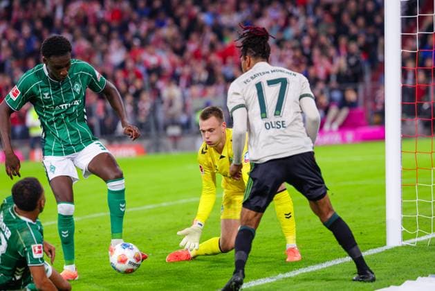 Karim Coulibaly 31, SV Werder Bremen and Karl Hein 13, SV Werder Bremen at the match between FC Bayern Munich v SV Werder Bremen, Football, Men, Bundesliga, 2025 2026, Matchday 5 on 26 09 2025 in Munich, Allianz Arena DFL and DFB regulations prohibit any use of photographs as image sequences and or quasi video Bayern Germany