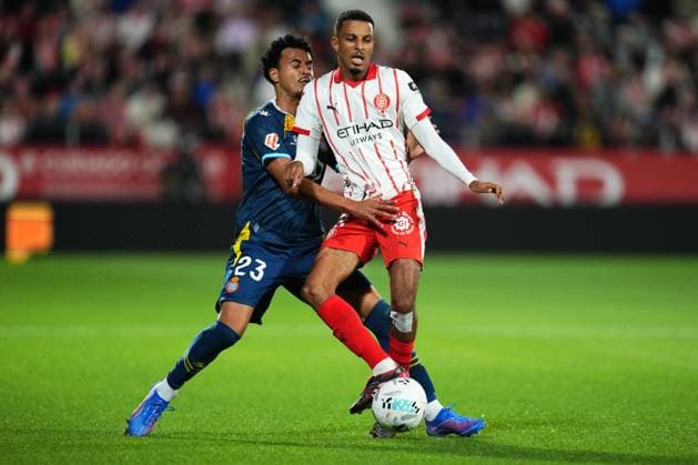 ESP: Girona FC - Sevilla FC. La Liga 2025-2026. Date 7 Omar El Hilali of RCD Espanyol and Azzedine Ounahi of Girona FC during the La Liga match 2025-2026, date 7 between Girona FC and RCD Espanyol played at Montilivi Stadium on September 26, 2025 in Girona, Spain. Contributor Copyright: xPressinphotox PS_240926_GIR_ESP_2526_009