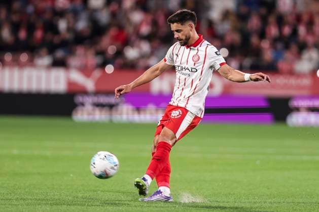 September 26, 2025, Girona, Girona, SPAIN: Alex Moreno of Girona FC in action during the Spanish league, La Liga EA Sports, football match played between Girona FC and RCD Espanyol at Montilivi stadium on September 26, 2025 in Girona, Spain. Girona SPAIN - ZUMAa181 20250926_zaa_a181_180 Copyright: xJavierxBorregox