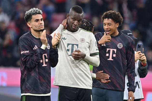 Luis DIAZ Bayern Muenchen and Nicolas JACKSON Bayern Muenchen after the match re Cassiano KIALA Soccer 1 Bundesliga Season 2025 2026, Matchday 5, Matchday 05 FC Bayern Muenchen SV Werder Bremen 4 0 on 26 09 2025 , A L L I A N Z A R E N A Â