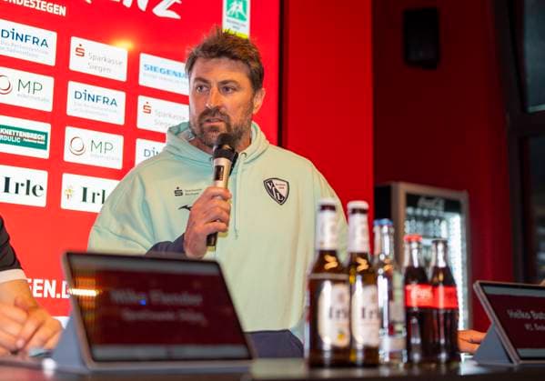 Heiko Butscher VfL Bochum U21, Trainer, Coach, Headcoach at the press conference after the match Sportfreunde Siegen VfL Bochum U21 26 09 2025 Soccer, Regionalliga West, Matchday 10, GER, Siegen, Leimbachstadion Siegen Copyright: HMBxMedia xMarcoxBader