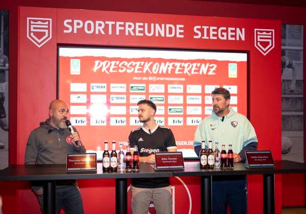 Thorsten Nehrbauer Sportfreunde Siegen, Coach and Heiko Butscher VfL Bochum U21, Trainer, Coach, Headcoach at the press conference after the match Sportfreunde Siegen VfL Bochum U21 26 09 2025 Soccer, Regionalliga West, Matchday 10, GER, Siegen, Leimbachstadion Siegen Copyright: HMBxMedia xMarcoxBader