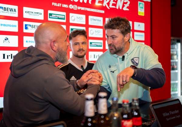 Thorsten Nehrbauer Sportfreunde Siegen, Coach and Heiko Butscher VfL Bochum U21, Trainer, Coach, Headcoach at the press conference after the match Sportfreunde Siegen VfL Bochum U21 26 09 2025 Soccer, Regionalliga West, Matchday 10, GER, Siegen, Leimbachstadion Siegen Copyright: HMBxMedia xMarcoxBader