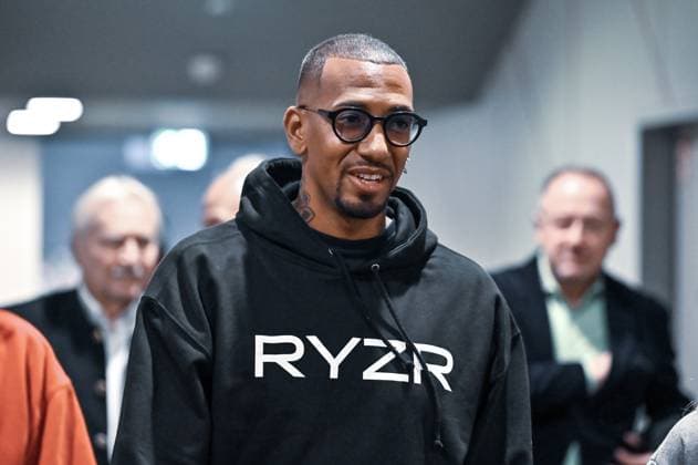 GER, Bayern, Muenchen, Fußball, FC Bayern Muenchen SV Werder Bremen, in der Allianz Arena, Muenchen, Bundesliga, 5 Spieltag, 26 09 25, v l Jerome Boateng, beim Spiel des FC Bayern Muenchen gegen den SV Werder Bremen, im Portrait DFL DFB regulations prohibit any use of photographs as image sequences and or quasi video, Copyright: HMB-Media MichaelxNibel