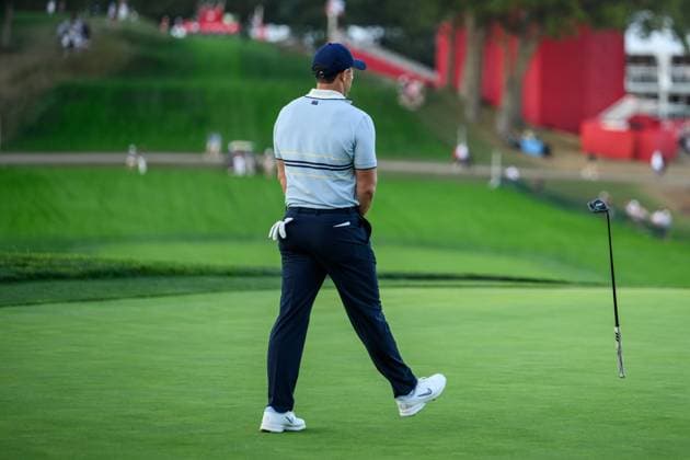 250926 Rory McIlroy of Team Europe throws his putter after a misseeded putt during a fourball match on day 1 of the Ryder Cup on September 26, 2025 in New York Photo Jesper Zerman BILDBYRAN kod JZ JZ0617 golf ryder cup day 1 bbeng  Copyright: JESPERxZERMAN BB250926JZ064