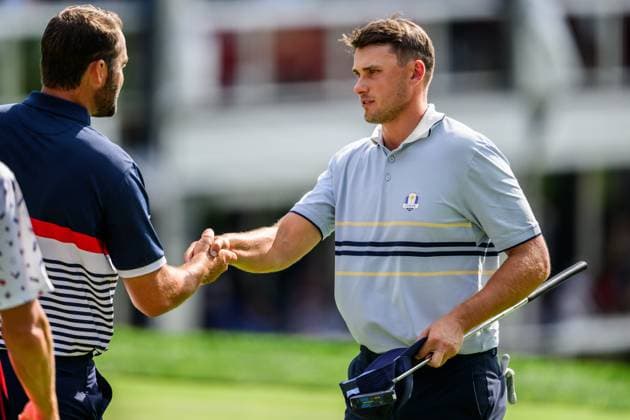 250926 Scottie Scheffler of Team USA and Ludvig Aberg of Team Europe after a foursome match on day 1 of the Ryder Cup on September 26, 2025 in New York Photo Jesper Zerman BILDBYRAN kod JZ JZ0617 golf ryder cup day 1 bbeng  Copyright: JESPERxZERMAN BB250926JZ107