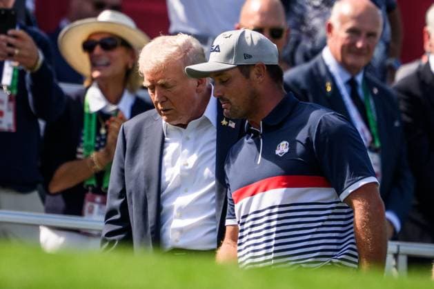 250926 Donald Trump, President of the United States of America, with Bryson DeChambeau of Team USA ahead of a fourball match on day 1 of the Ryder Cup on September 26, 2025 in New York Photo Jesper Zerman BILDBYRAN kod JZ JZ0617 golf ryder cup day 1 bbeng  Copyright: JESPERxZERMAN BB250926JZ115