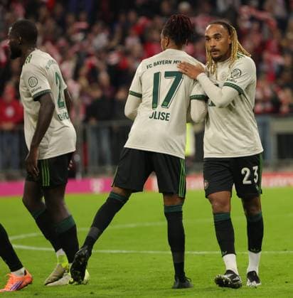 26 09 2025, FC Bayern vs Werder Bremen, Allianz Arena Muenchen, Soccer, Sports, in the picture Dayot Upamecano FC Bayern Muenchen , Michael Olise FC Bayern Muenchen and Sacha Boey FC Bayern Muenchen