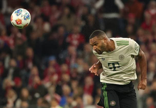26 09 2025, FC Bayern vs Werder Bremen, Allianz Arena Muenchen, Soccer, Sports, in the picture Jonathan Tah FC Bayern Muenchen