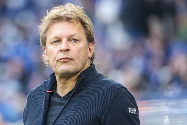 2 Bundesliga FC Schalke 04 SpVgg Greuther Fürth on 25 09 2025 in the Veltins Arena at Schalke Director of Professional Soccer Youri Mulder Schalke MH