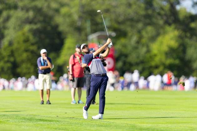 September 26, 2025, Farmingdale, Ny, United States: FARMINGDALE, NY - SEPTEMBER 26: Scottie Scheffler of Team USA hits an approach shot on hole 11 during the Ryder Cup - Afternoon Fourball Matches at Bethpage Black Golf Course on September 26, 2025 in Farmingdale, NY. Farmingdale United States - ZUMAt139 20250926_aaa_t139_058 Copyright: xAlxChang IsixPhotosx