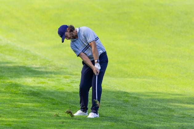 September 26, 2025, Farmingdale, Ny, United States: FARMINGDALE, NY - SEPTEMBER 26: Tommy Fleetwood of Team Europe hits an approach shot on hole 6 during the Ryder Cup - Afternoon Fourball Matches at Bethpage Black Golf Course on September 26, 2025 in Farmingdale, NY. Ryder Cup - Afternoon Fourball Matches  - ZUMAt139 20250926_aaa_t139_143 Copyright: xAlxChang IsixPhotosx