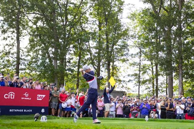 September 26, 2025, Farmingdale, Ny, United States: FARMINGDALE, NY - SEPTEMBER 26: Justin Thomas of Team USA tees off on hole 12 during the Ryder Cup - Morning Foursomes Matches at Bethpage Black Golf Course on September 26, 2025 in Farmingdale, NY. Ryder Cup - Morning Foursomes Matches  - ZUMAt139 20250926_aaa_t139_180 Copyright: xAlxChang IsixPhotosx