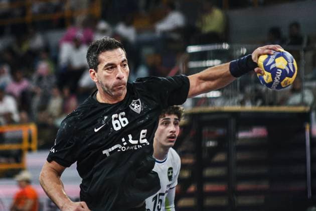 Zamalek v Taubate - IHF Men s Club Handball World Cup Ahmed El Ahmar of Zamalek plays during the match between Zamalek and Taubate in the Men s Handball Club World Championship, WM, Weltmeisterschaft in Cairo, Egypt, on September 26, 2025 cairo Egypt  Copyright: xAhmedxMosaadx originalFilename:mosad-notitle250926_npZ5X.jpg