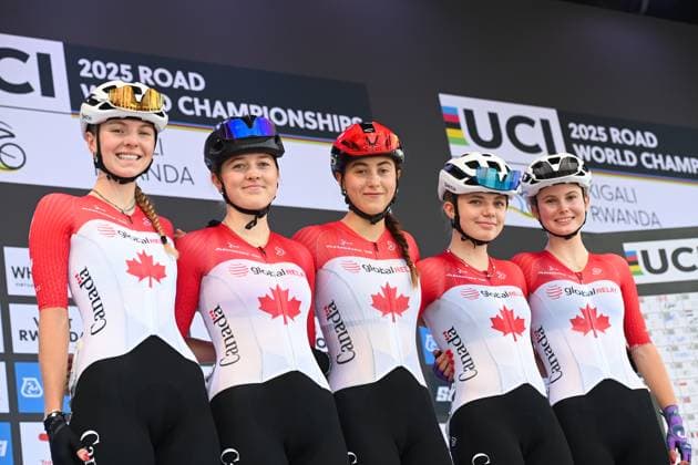 2025 UCI Road World Championships Picture by Simon Wilkinson SWpix.com - 27 09 2025 - Cycling - 2025 UCI Road World Championships - Kigali Convention Centre, Kigali, Rwanda - Women Junior Road Race - Rafaelle Carrier (Canada), Abigael Fortier (Canada), Raphaelle Houde (Canada), Elodie Malois (Canada), Sidney Swierenga (Canada) Copyright: x xSWpix.comx(t axPhotographyxHubxLtd)xSimonxWilkinson SWpix.comx SWP-3030-7618