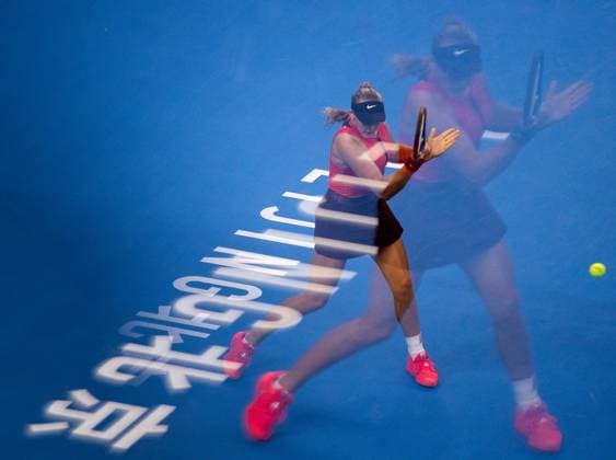 (250927) -- BEIJING, Sept. 27, 2025 -- Mirra Andreeva of Russia hits a return during the women s singles second round match between Zhu Lin of China and Mirra Andreeva of Russia at 2025 China Open tennis tournament in Beijing, China, Sept. 27, 2025. ) (SP)CHINA-BEIJING-TENNIS-CHINA OPEN-WOMEN S SINGLES-SECOND ROUND (CN) HuxJingwen 