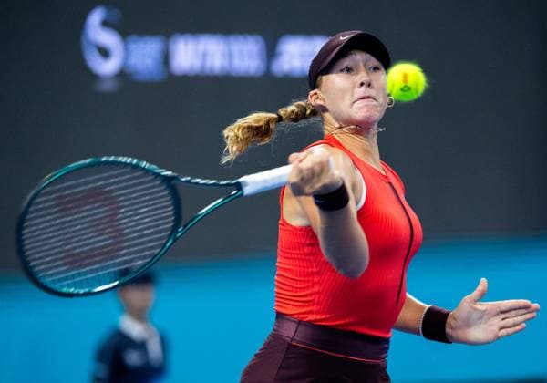 (250927) -- BEIJING, Sept. 27, 2025 -- Mirra Andreeva of Russia hits a return during the women s singles second round match between Zhu Lin of China and Mirra Andreeva of Russia at 2025 China Open tennis tournament in Beijing, China, Sept. 27, 2025. ) (SP)CHINA-BEIJING-TENNIS-CHINA OPEN-WOMEN S SINGLES-SECOND ROUND (CN) HuxJingwen 