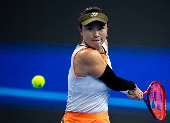 (250927) -- BEIJING, Sept. 27, 2025 -- Zhu Lin of China hits a return during the women s singles second round match between Zhu Lin of China and Mirra Andreeva of Russia at 2025 China Open tennis tournament in Beijing, China, Sept. 27, 2025. ) (SP)CHINA-BEIJING-TENNIS-CHINA OPEN-WOMEN S SINGLES-SECOND ROUND (CN) HuxJingwen 
